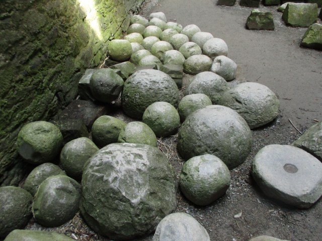 Canon balls Harlech.JPG